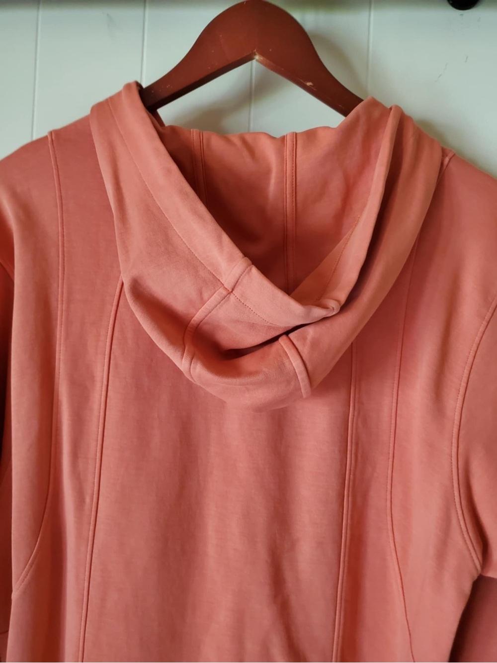 🌅 ATHLETA SUNDOWN HOODIE Lightweight , Soft, & Stretchy!• NWT’S-$80 - Picture 10 of 11